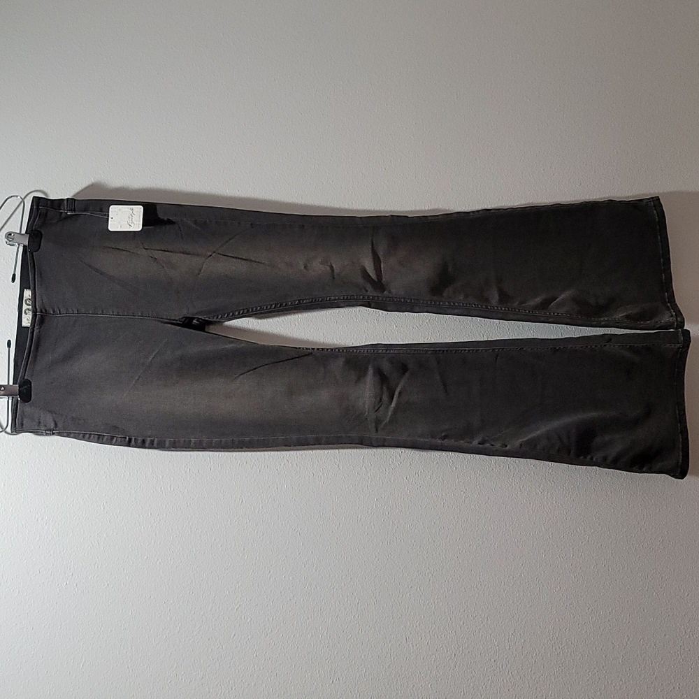 WE THE FREE BOHEMIAN SOUTHWESTERN COASTAL COWGIRL FLARED LEG BLACK DENIM JEAN 29 - Picture 1 of 12